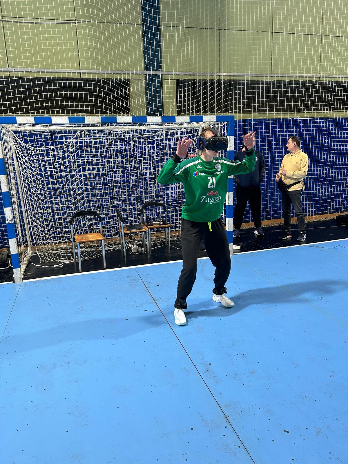 Antonija Mamić, golmanica RK Lokomotiva Zagreb na treningu s VR Goalkeeper sustavom